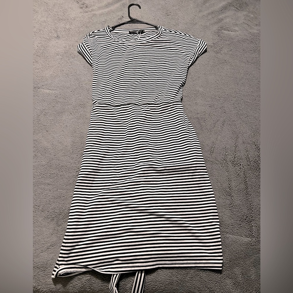 Selling this beautiful Merokeety midi dress.  Only worn once tags no longer on.